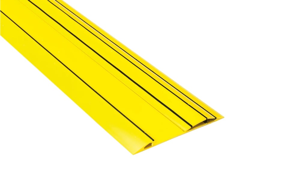 Gul parkeringsskena för vagn monterad på industrigolv